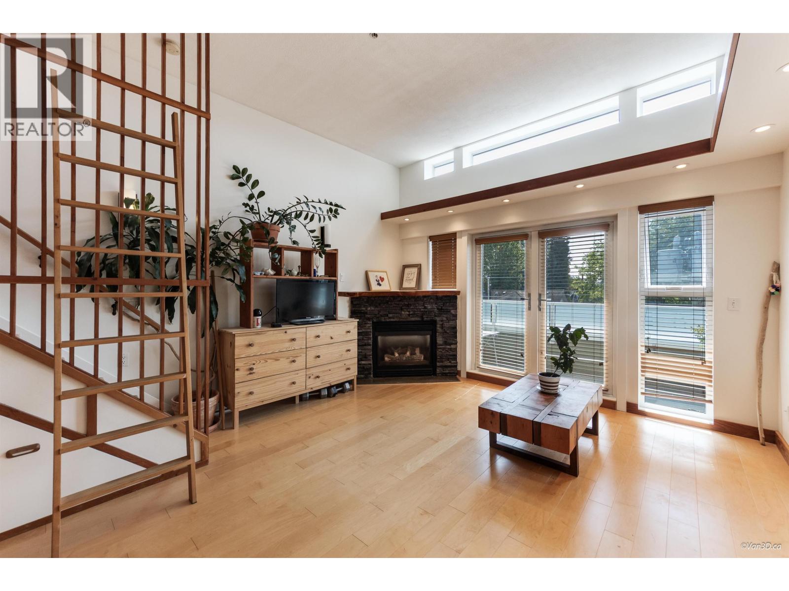 307 980 W 22nd Avenue, Vancouver, British Columbia  V5Z 2A1 - Photo 4 - R3063366