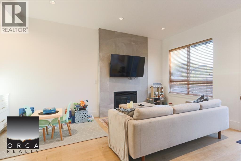 210 Furness Street, New Westminster, British Columbia  V3M 5B1 - Photo 10 - R3063373