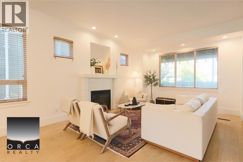 210 Furness Street, New Westminster, British Columbia  V3M 5B1 - Photo 4 - R3063373