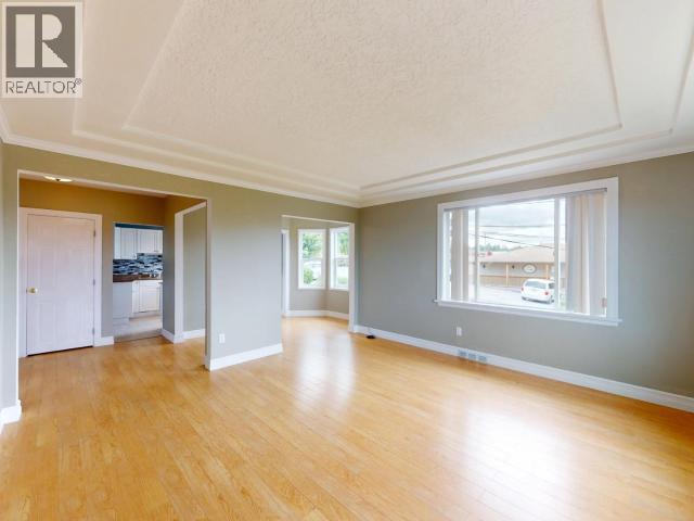 4844 Joyce Ave, Powell River, British Columbia   - Photo 4 - 19107
