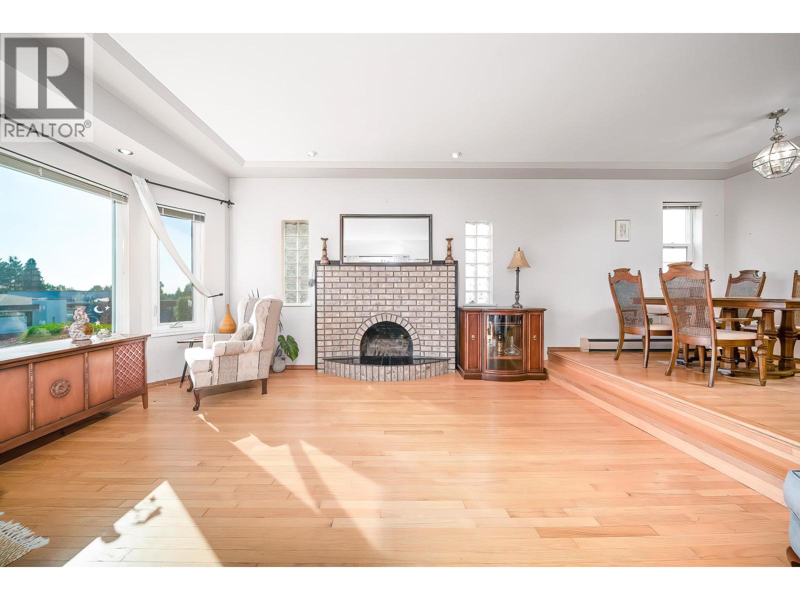 125 N Warwick Avenue, Burnaby, British Columbia  V5B 1K8 - Photo 6 - R3050235