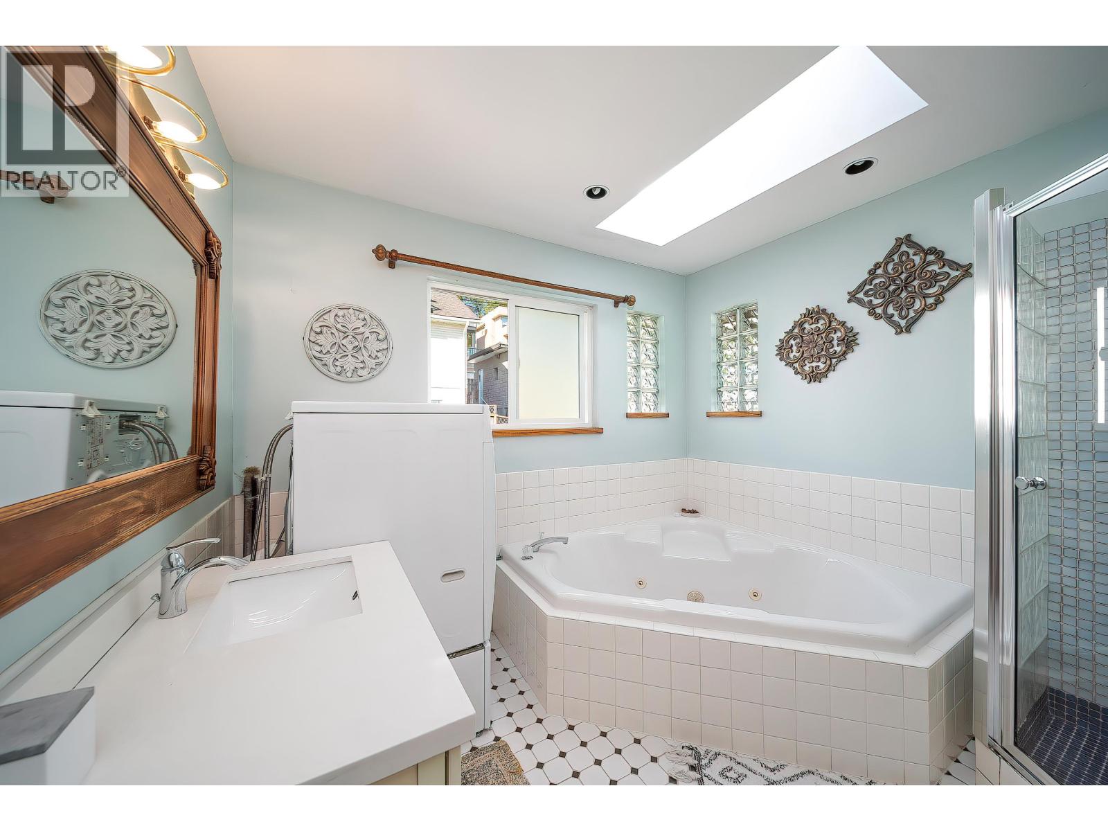 125 N Warwick Avenue, Burnaby, British Columbia  V5B 1K8 - Photo 23 - R3050235