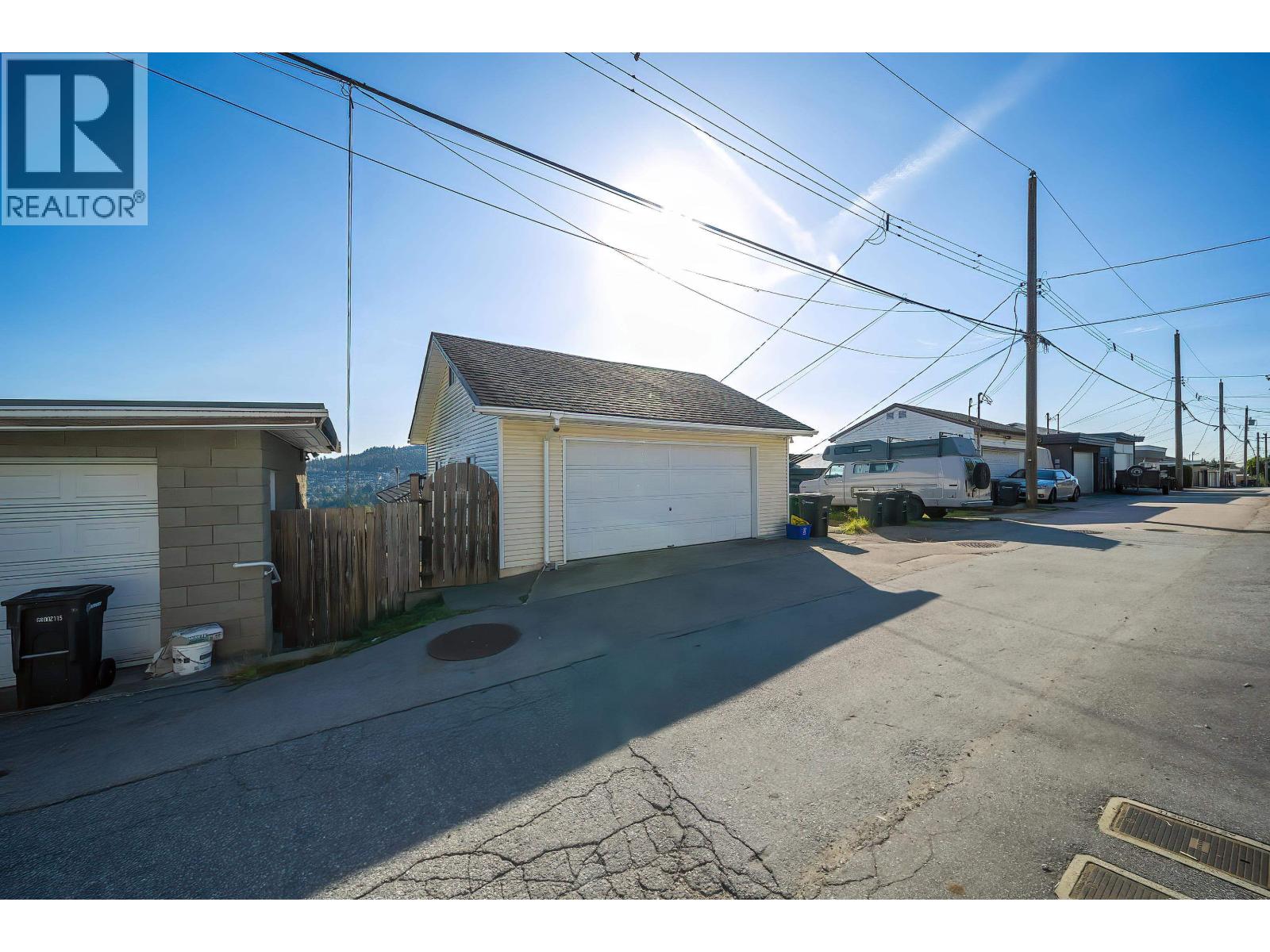 125 N Warwick Avenue, Burnaby, British Columbia  V5B 1K8 - Photo 37 - R3050235