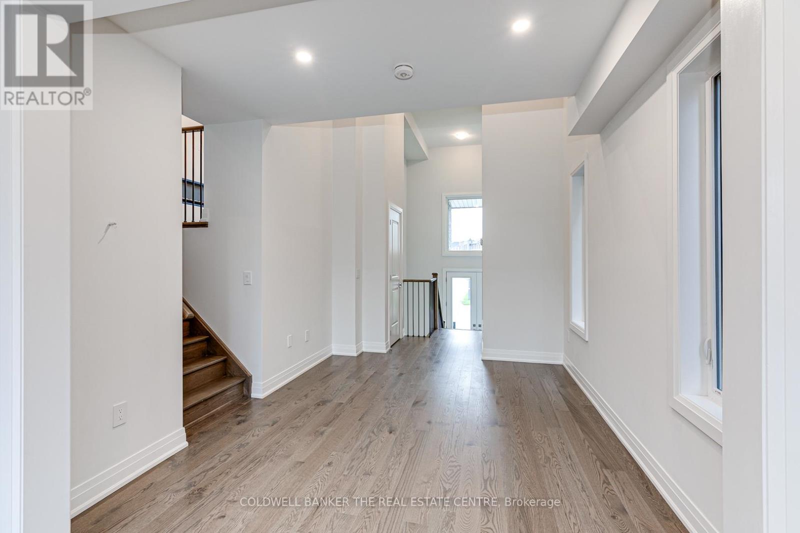 549 New England Court, Newmarket, Ontario  L3X 2Z2 - Photo 13 - N12492612