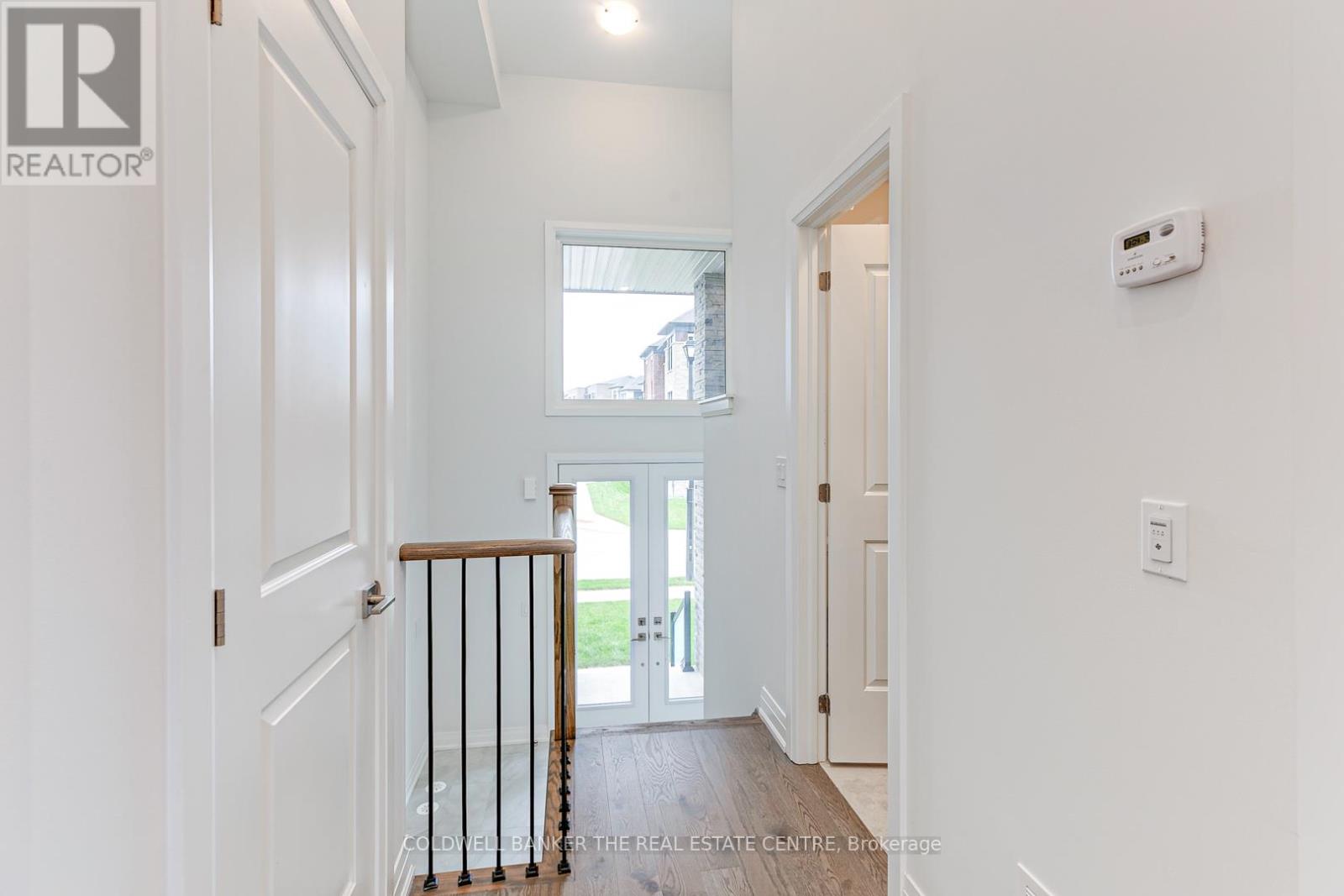 549 New England Court, Newmarket, Ontario  L3X 2Z2 - Photo 5 - N12492612