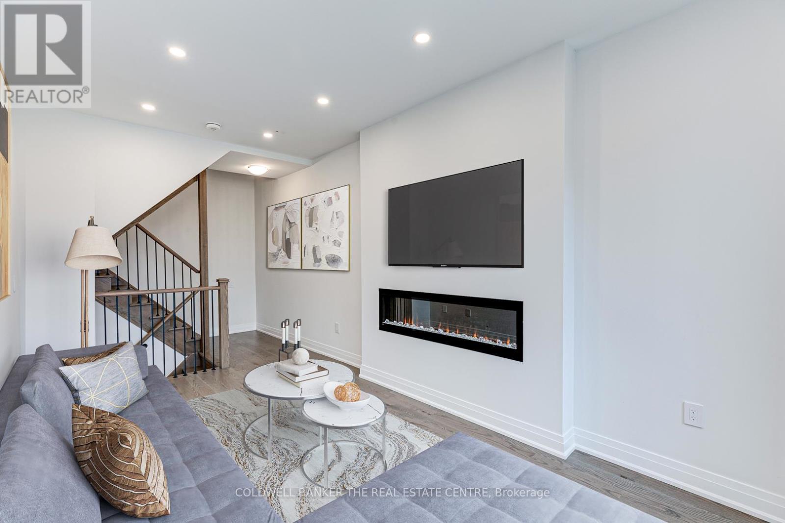 549 New England Court, Newmarket, Ontario  L3X 2Z2 - Photo 8 - N12492612