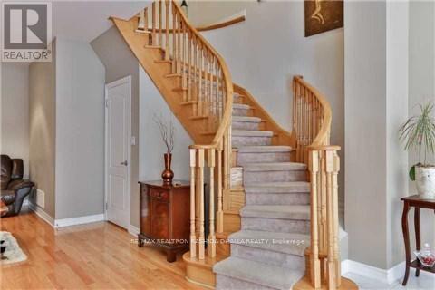 166 Chayna Crescent, Vaughan, Ontario  L6A 0L6 - Photo 2 - N12492654