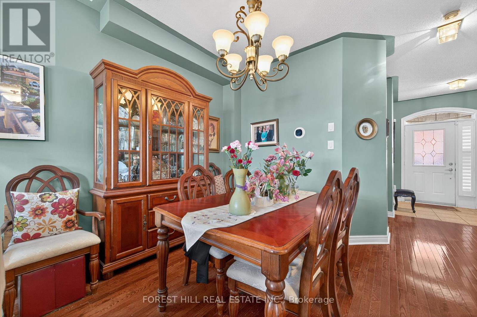 8 Mosswood Road, Vaughan, Ontario  L4J 9C6 - Photo 5 - N12492664