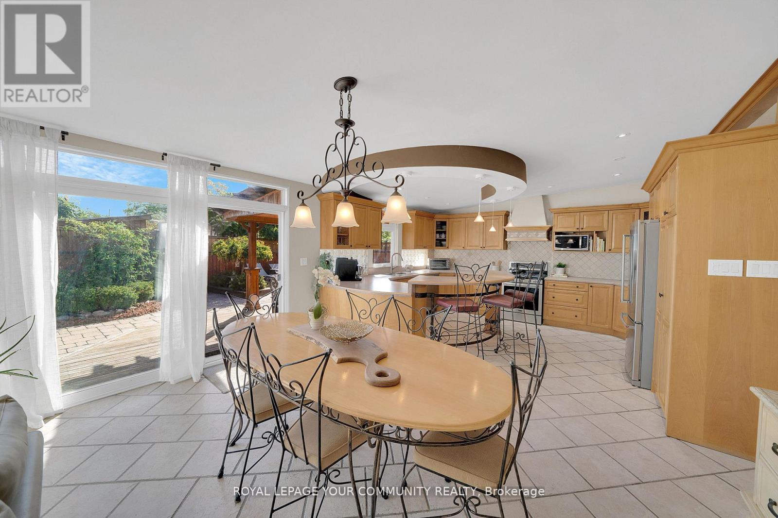 8065 Kipling Avenue, Vaughan, Ontario  L4L 2A2 - Photo 11 - N12492678