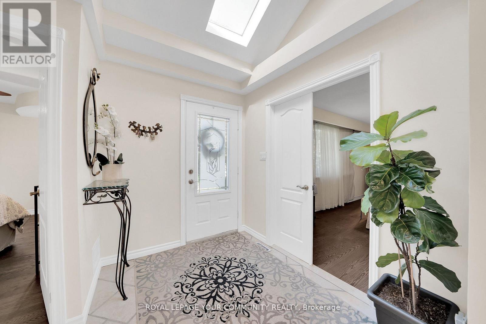 8065 Kipling Avenue, Vaughan, Ontario  L4L 2A2 - Photo 6 - N12492678