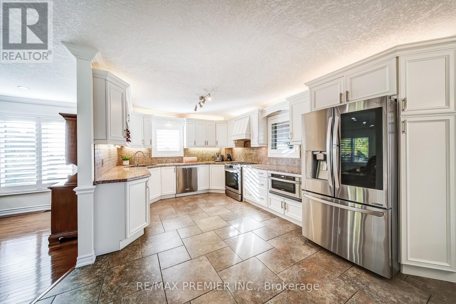 6548 10th Line, Essa, Ontario  L0L 2N0 - Photo 13 - N12492694