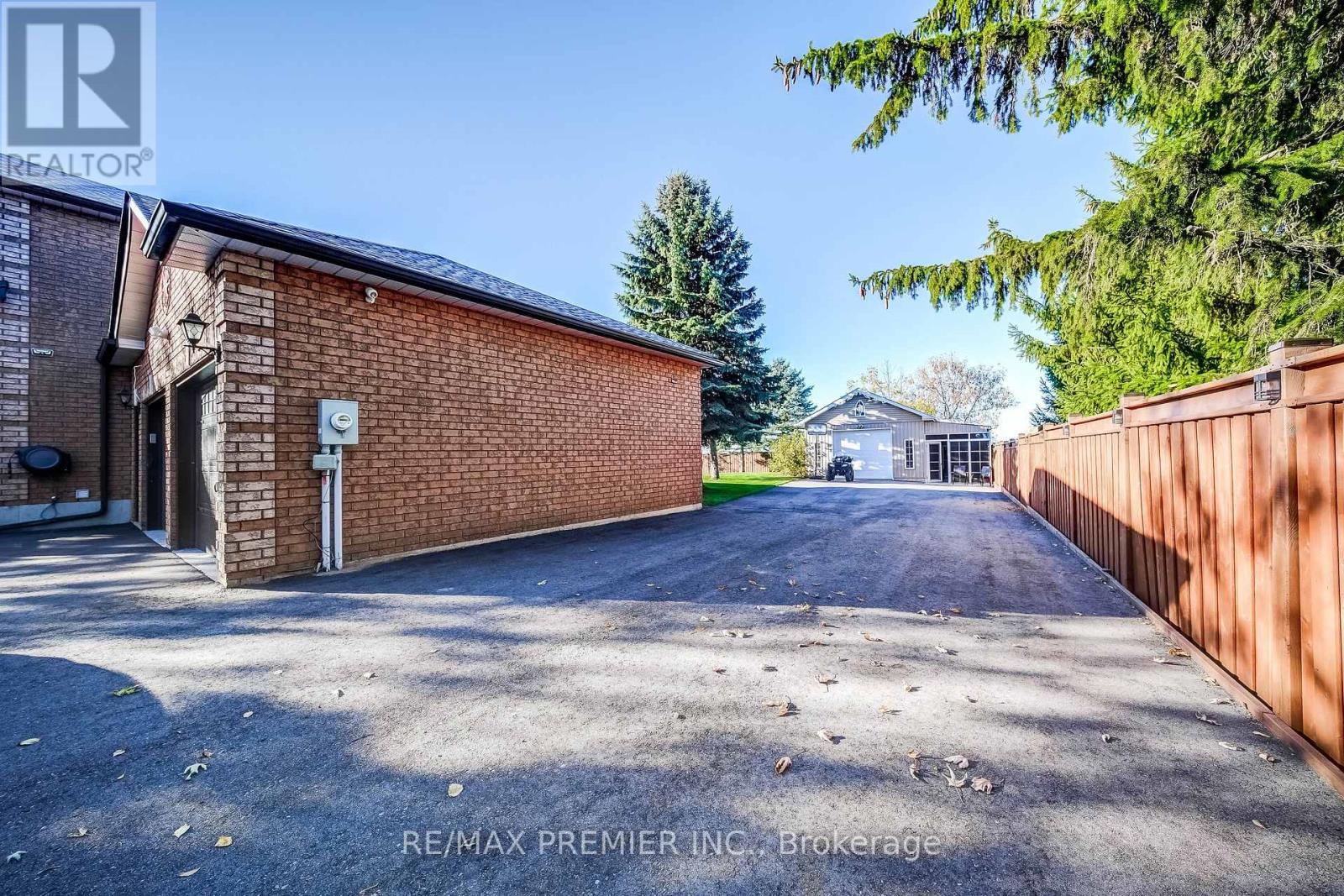 6548 10th Line, Essa, Ontario  L0L 2N0 - Photo 3 - N12492694