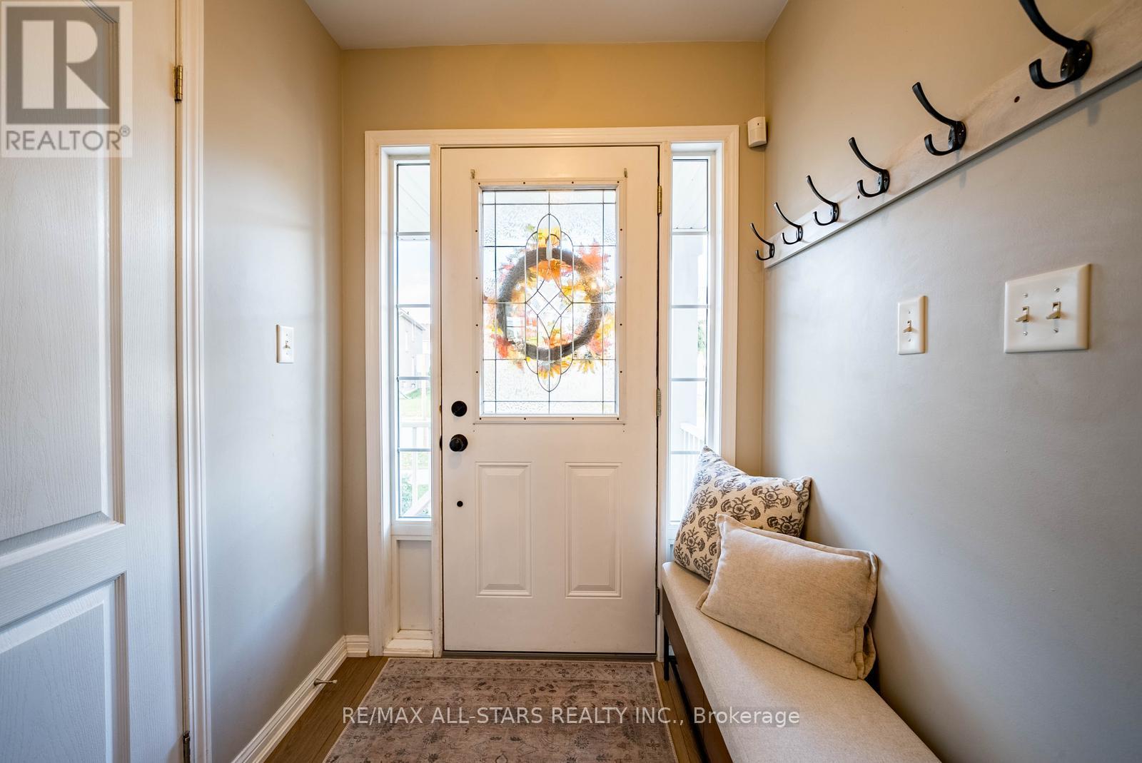 177 Dougherty Crescent, Whitchurch-Stouffville, Ontario  L4A 0A6 - Photo 3 - N12492712