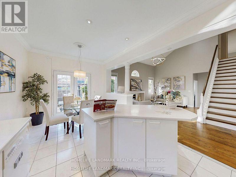 40 Belgrave Square, Markham, Ontario  L6C 2T6 - Photo 15 - N12492772