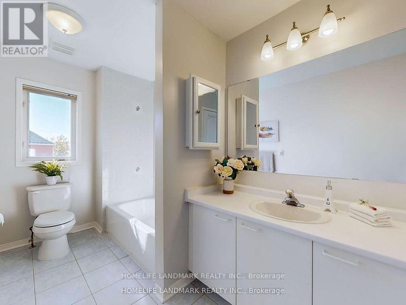 40 Belgrave Square, Markham, Ontario  L6C 2T6 - Photo 29 - N12492772