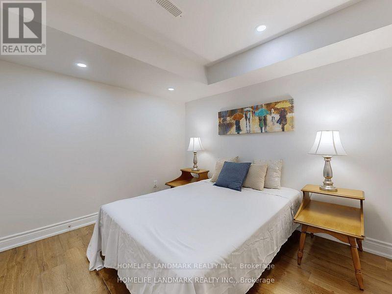 40 Belgrave Square, Markham, Ontario  L6C 2T6 - Photo 37 - N12492772