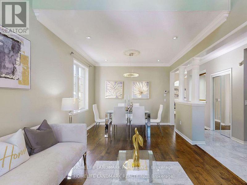 40 Belgrave Square, Markham, Ontario  L6C 2T6 - Photo 4 - N12492772