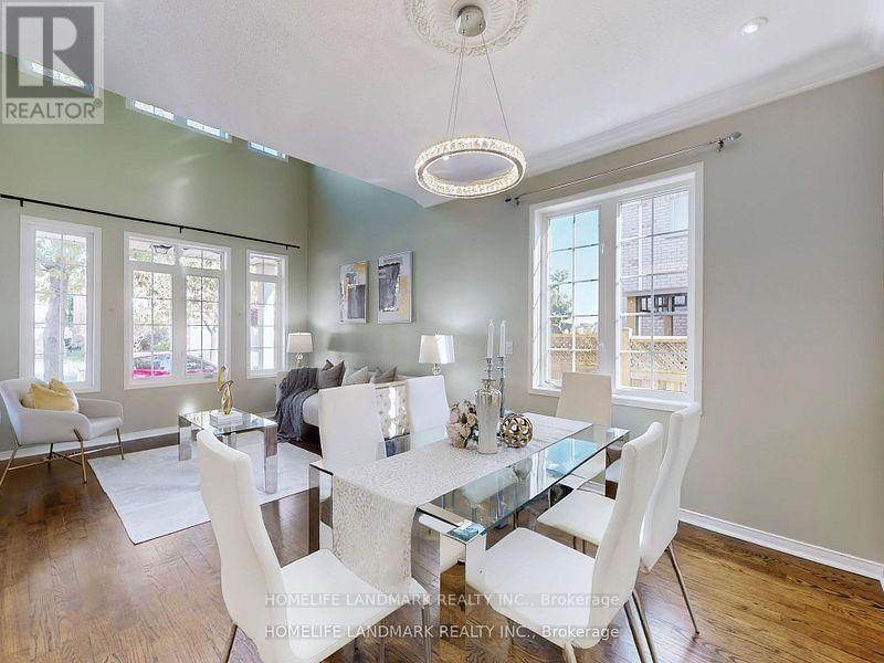 40 Belgrave Square, Markham, Ontario  L6C 2T6 - Photo 5 - N12492772