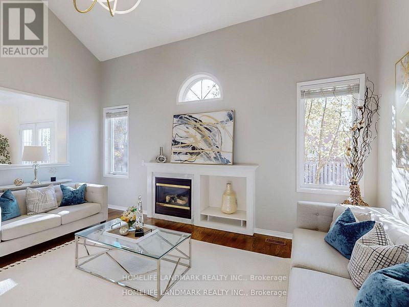 40 Belgrave Square, Markham, Ontario  L6C 2T6 - Photo 9 - N12492772