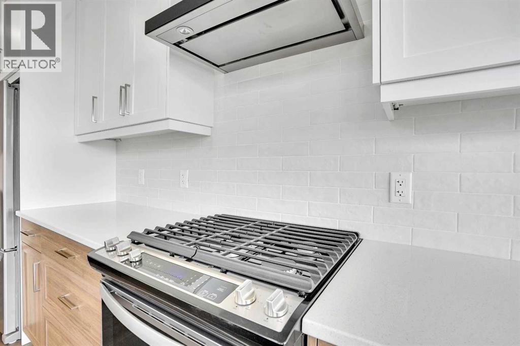 379 Chelsea Passage, Chestermere, Alberta  T1X 2P4 - Photo 11 - A2262653