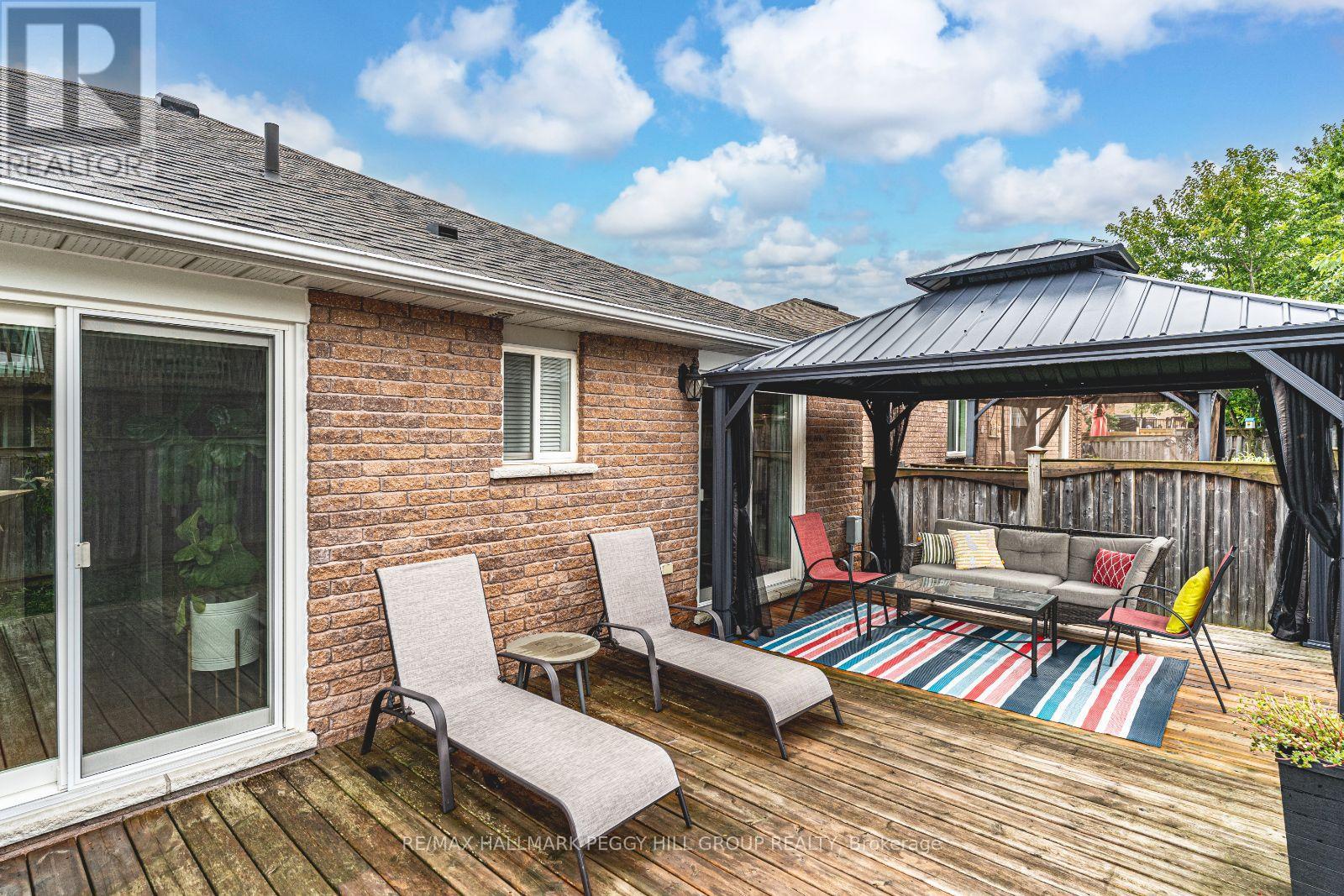 95 Crompton Drive, Barrie (Little Lake), Ontario  L4M 6P1 - Photo 17 - S12492692