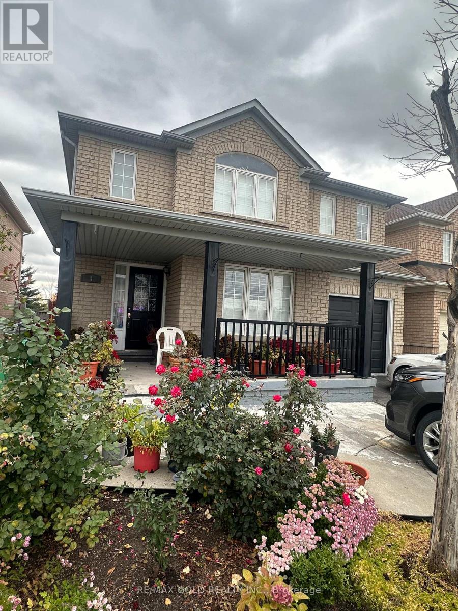 4 FANDOR WAY, Brampton, Ontario
