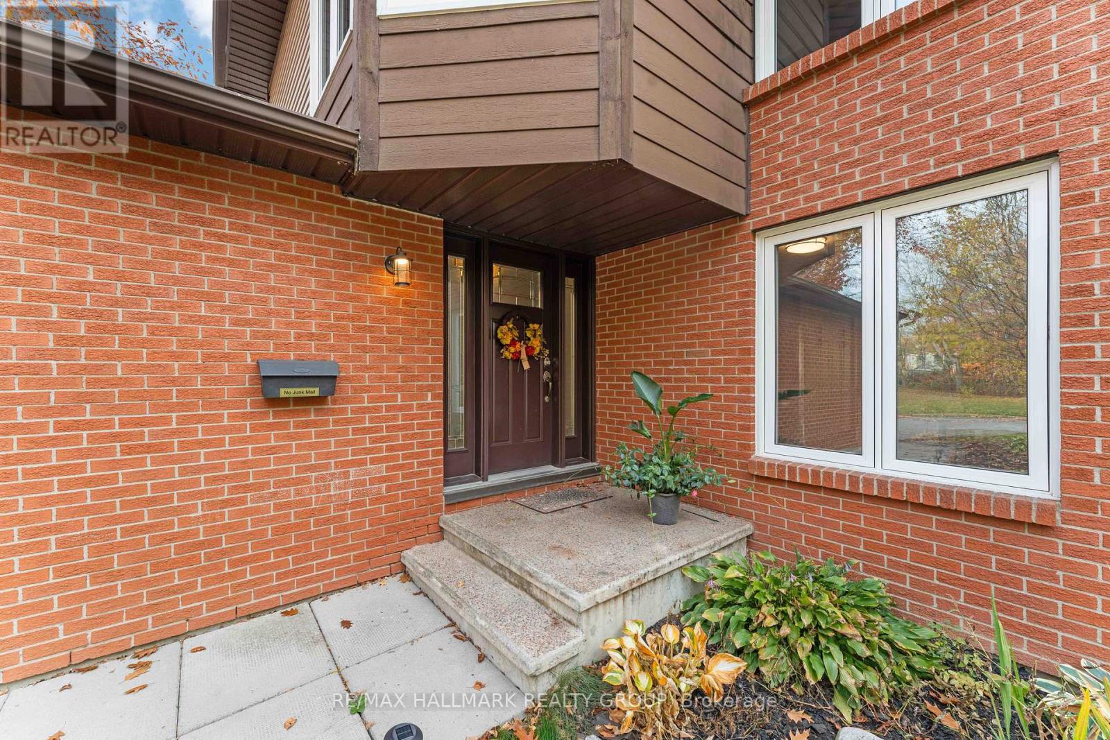 1655 Des Broussailles Terrace, Ottawa, Ontario  K1C 5S7 - Photo 2 - X12488206