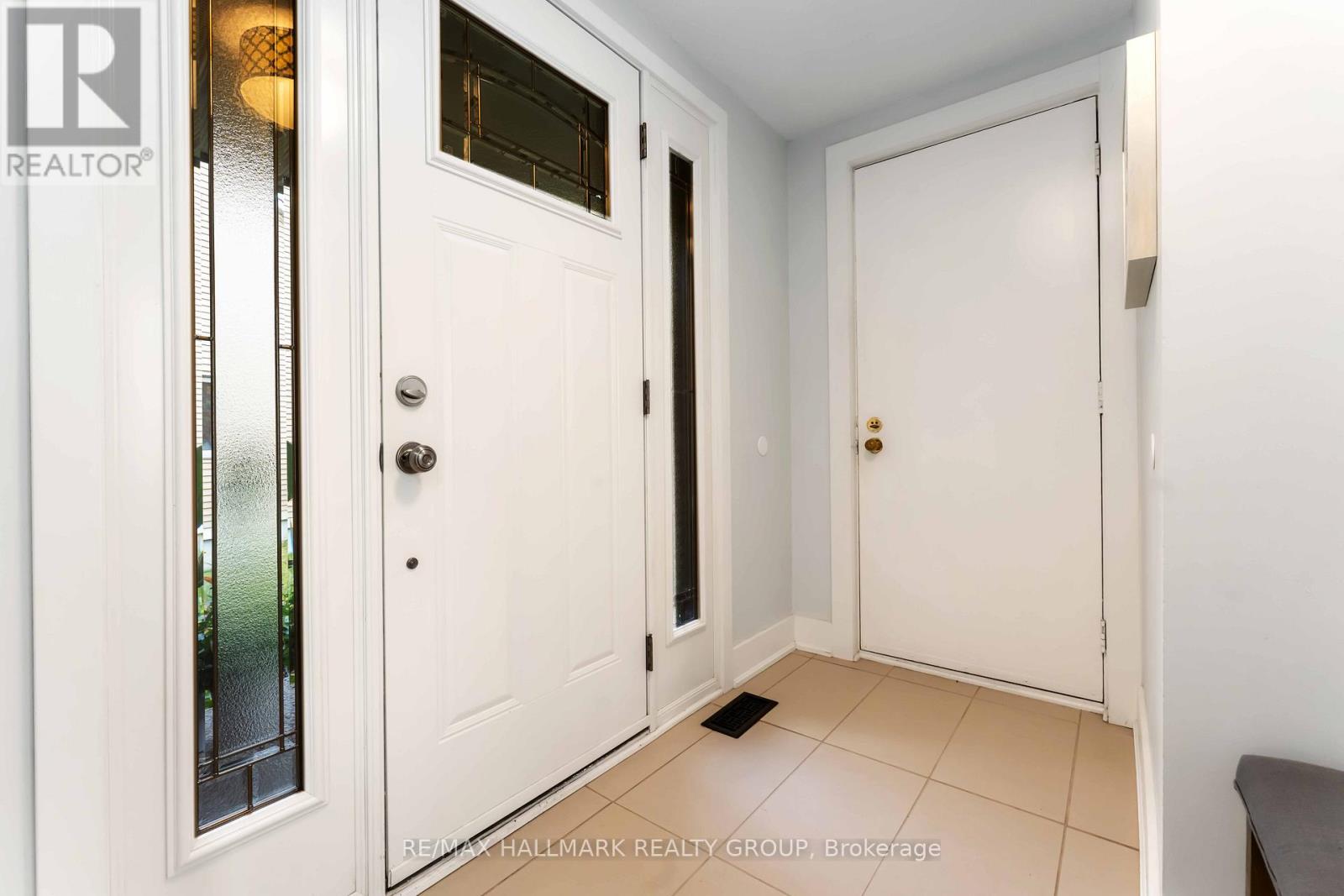 1655 Des Broussailles Terrace, Ottawa, Ontario  K1C 5S7 - Photo 3 - X12488206