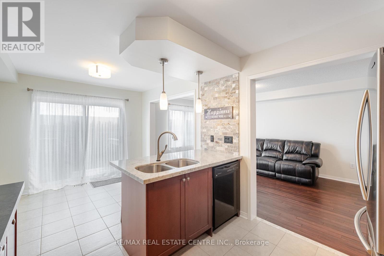 4834 Capri Crescent, Burlington, Ontario  L7M 0H9 - Photo 16 - W12492588