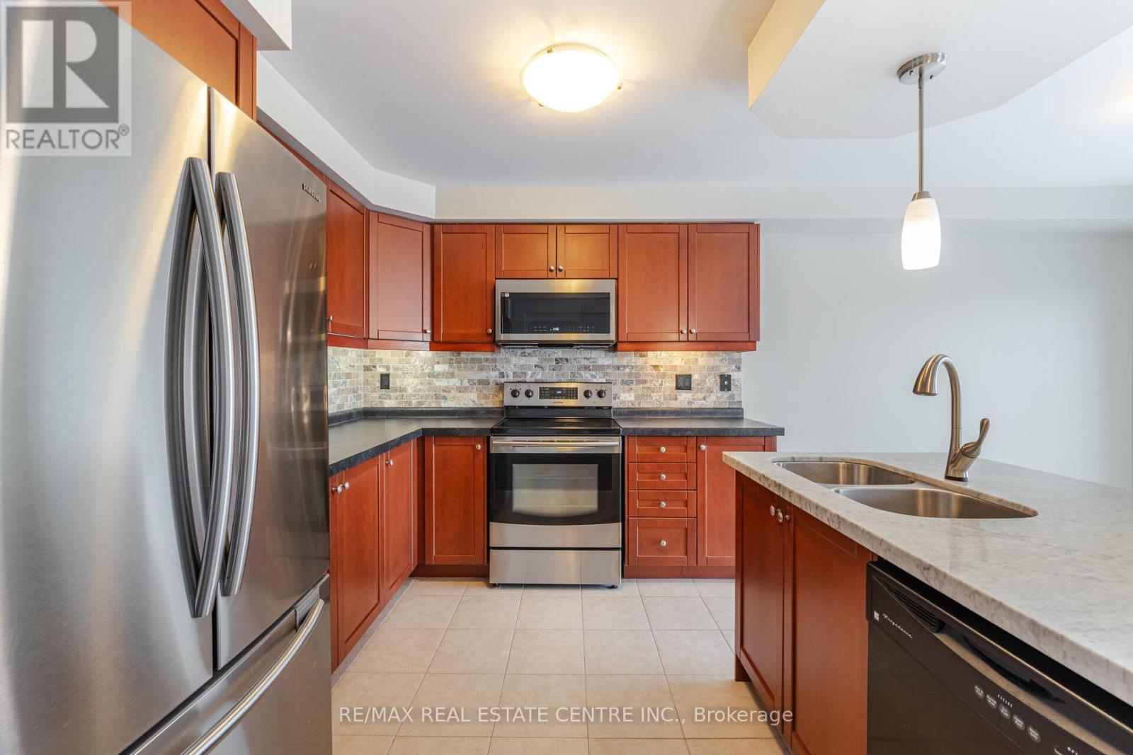 4834 Capri Crescent, Burlington, Ontario  L7M 0H9 - Photo 17 - W12492588