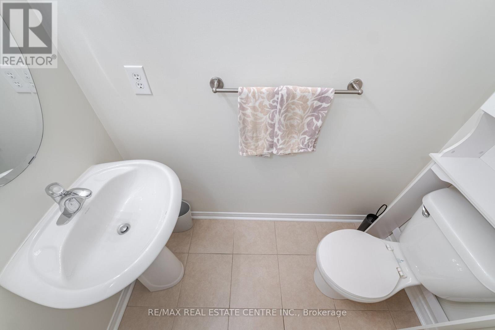 4834 Capri Crescent, Burlington, Ontario  L7M 0H9 - Photo 18 - W12492588