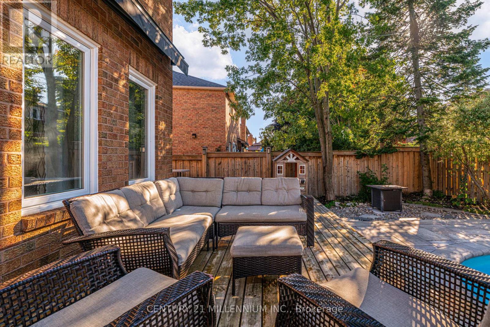 28 Bristol Avenue, Brampton, Ontario  L6X 2B3 - Photo 25 - W12492592