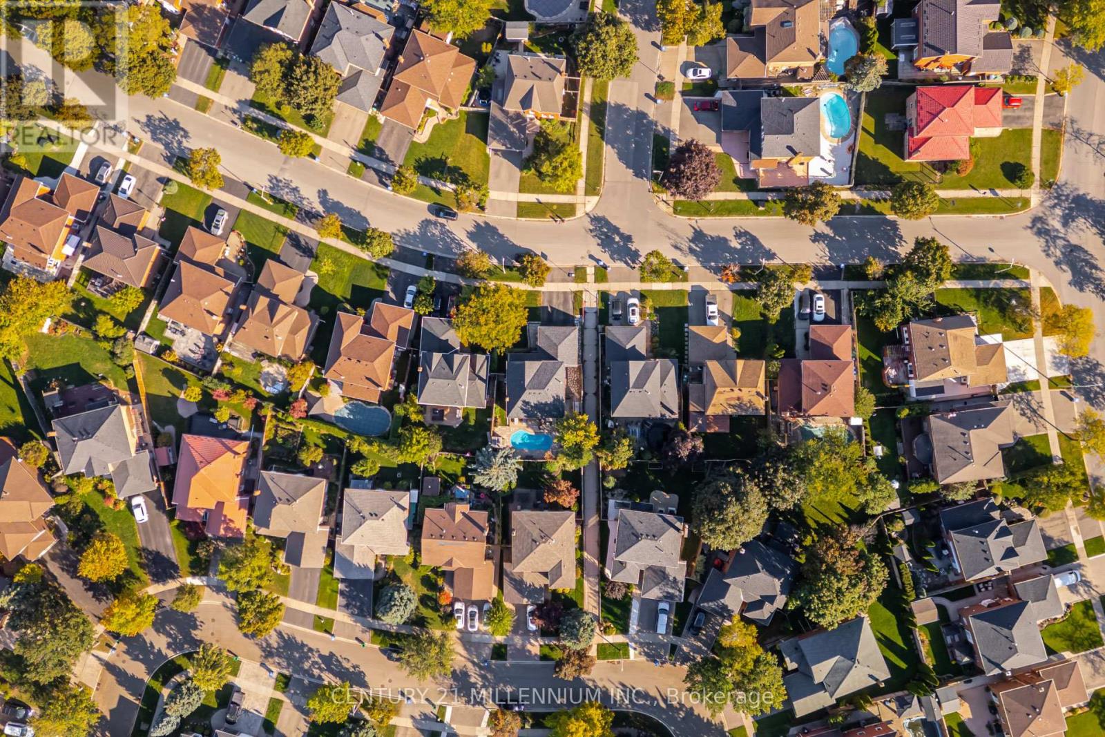 28 Bristol Avenue, Brampton, Ontario  L6X 2B3 - Photo 6 - W12492592