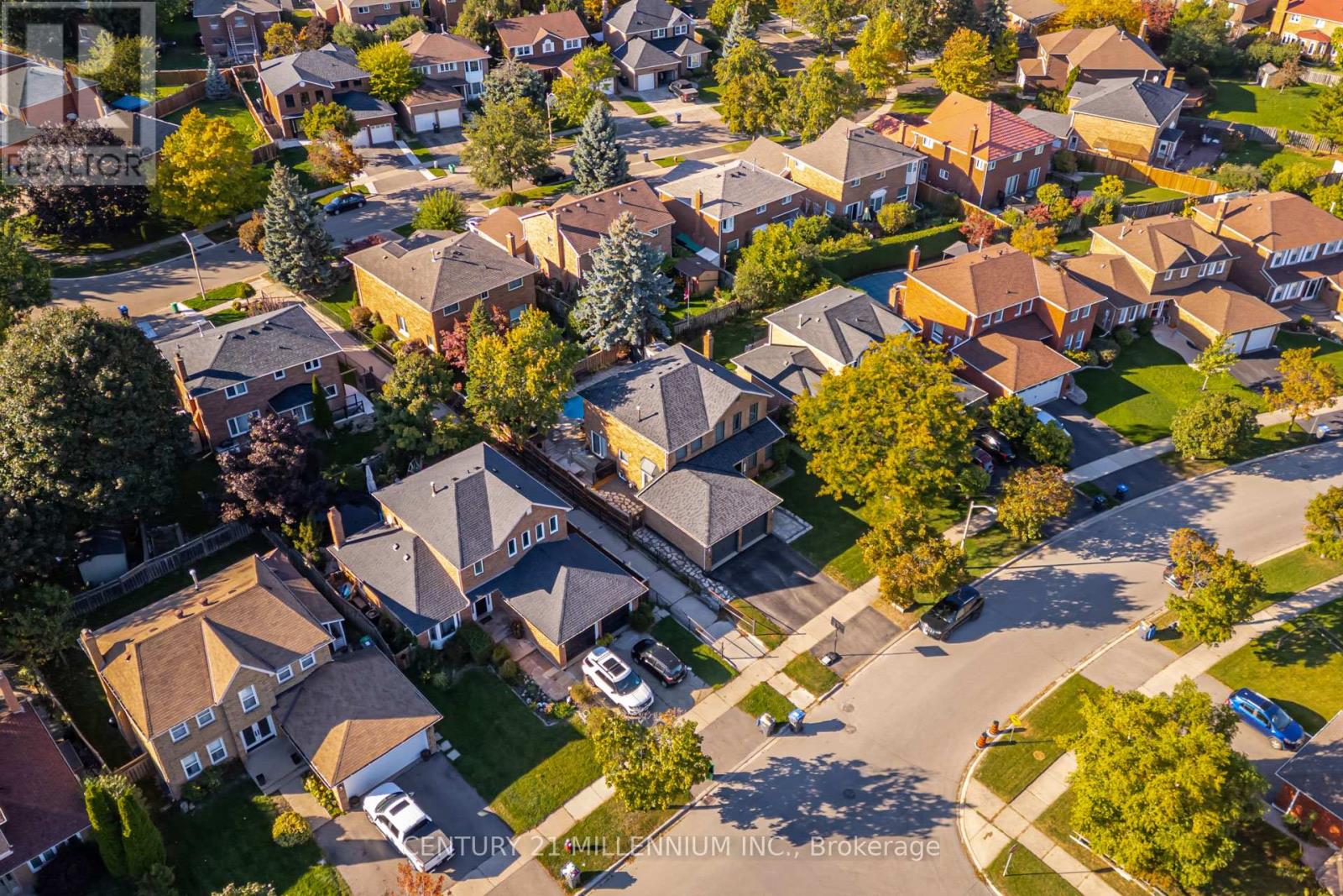 28 Bristol Avenue, Brampton, Ontario  L6X 2B3 - Photo 8 - W12492592