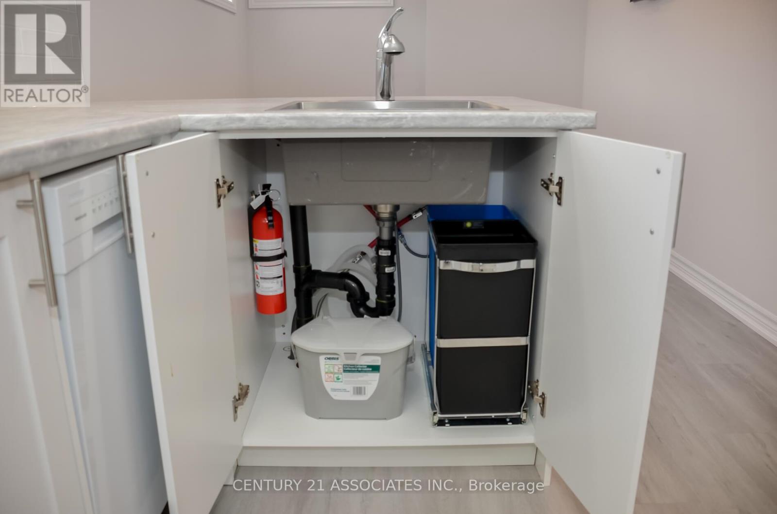 (Bsmt) - 75 Coney Road, Toronto, Ontario  M8Z 2K7 - Photo 13 - W12492606