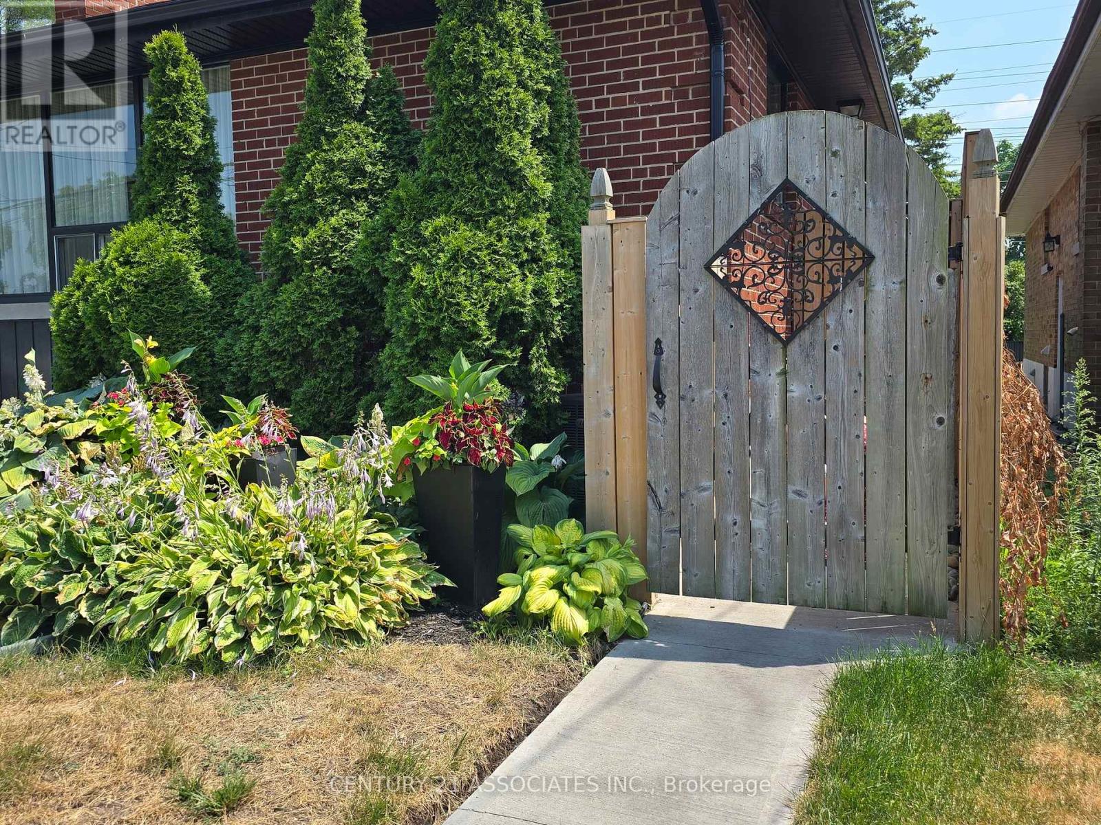 (Bsmt) - 75 Coney Road, Toronto, Ontario  M8Z 2K7 - Photo 2 - W12492606