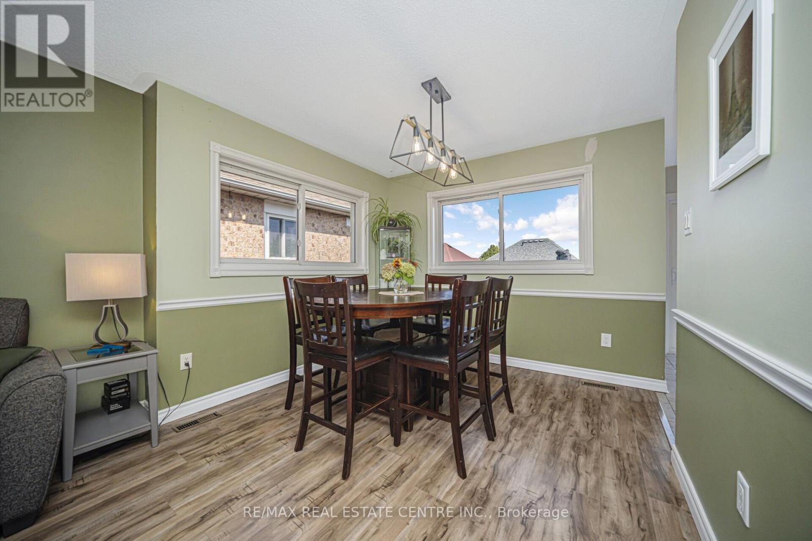 19 Silkwood Crescent, Brampton, Ontario  L6X 4L1 - Photo 10 - W12492620