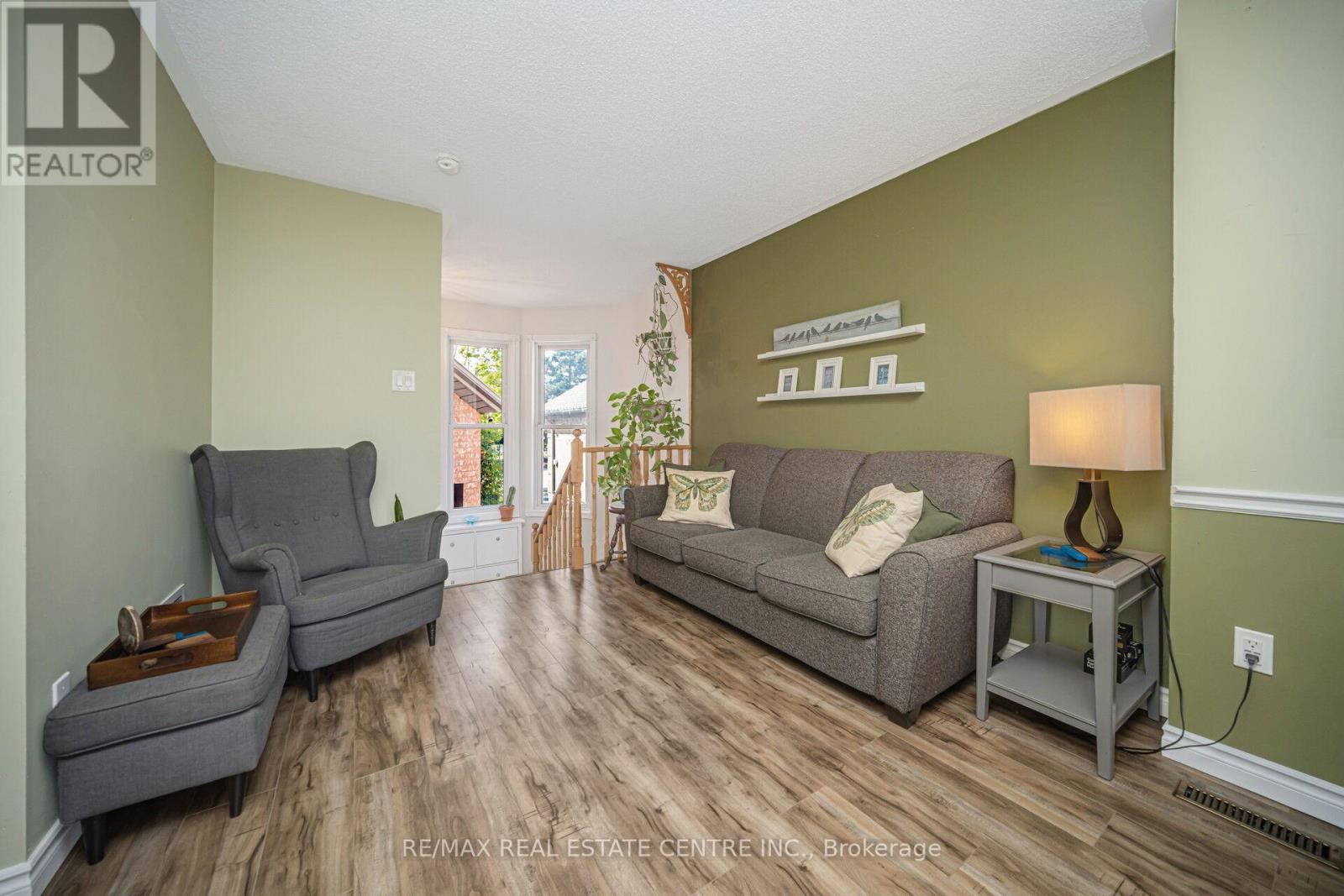 19 Silkwood Crescent, Brampton, Ontario  L6X 4L1 - Photo 11 - W12492620