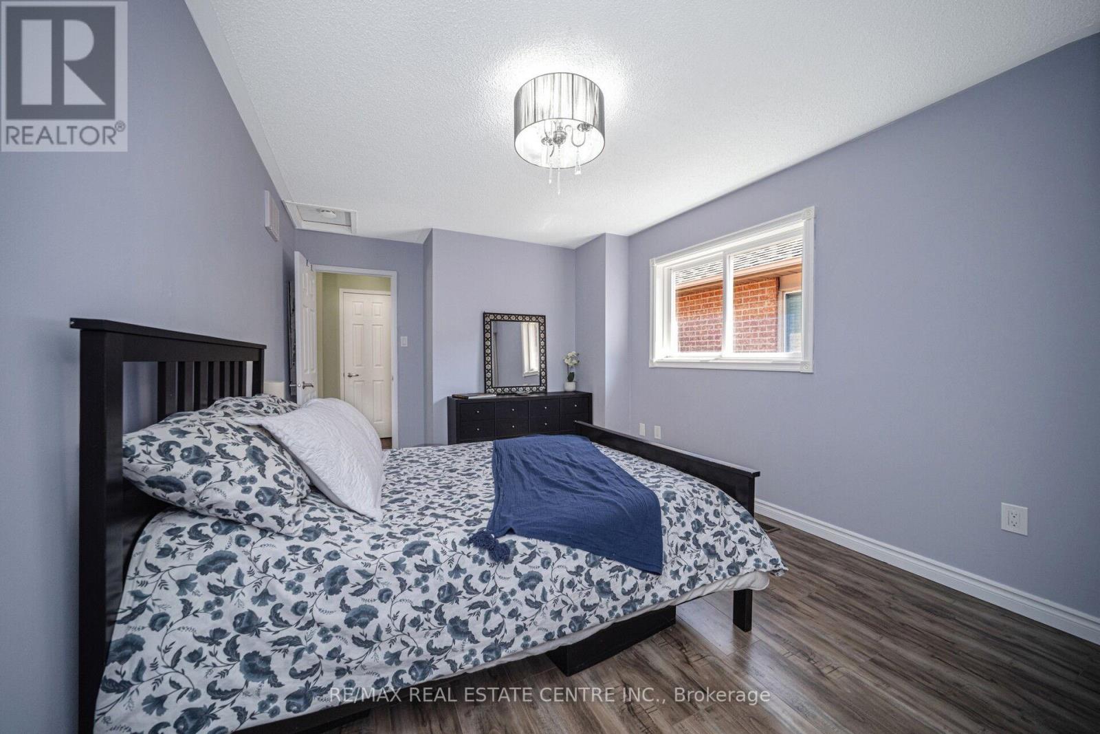 19 Silkwood Crescent, Brampton, Ontario  L6X 4L1 - Photo 21 - W12492620