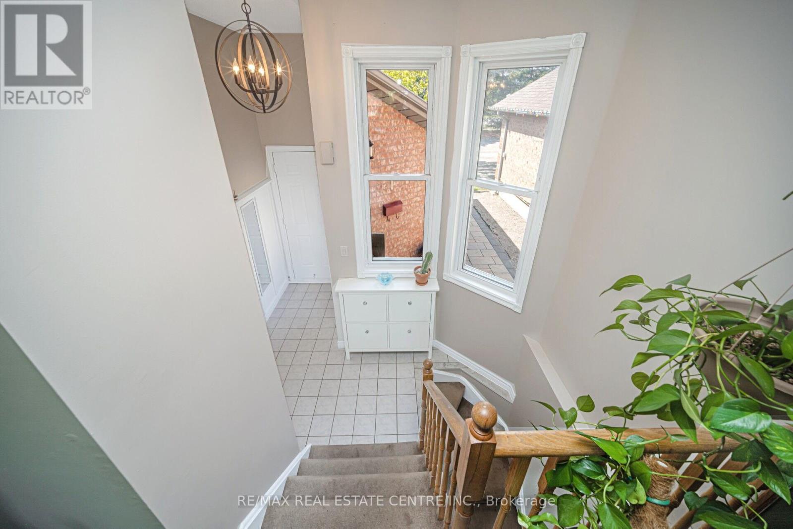 19 Silkwood Crescent, Brampton, Ontario  L6X 4L1 - Photo 23 - W12492620