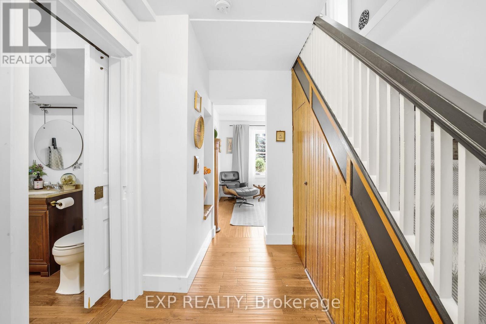 20 Elgin Street S, Halton Hills, Ontario  L7J 2B3 - Photo 14 - W12492622