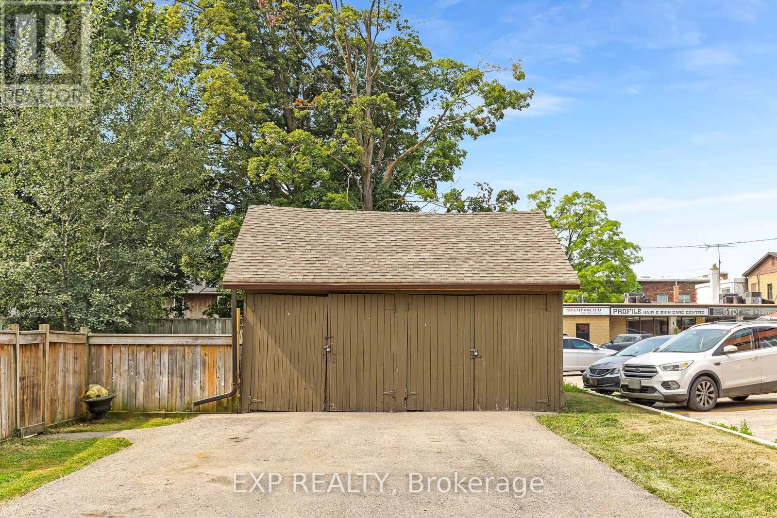 20 Elgin Street S, Halton Hills, Ontario  L7J 2B3 - Photo 40 - W12492622