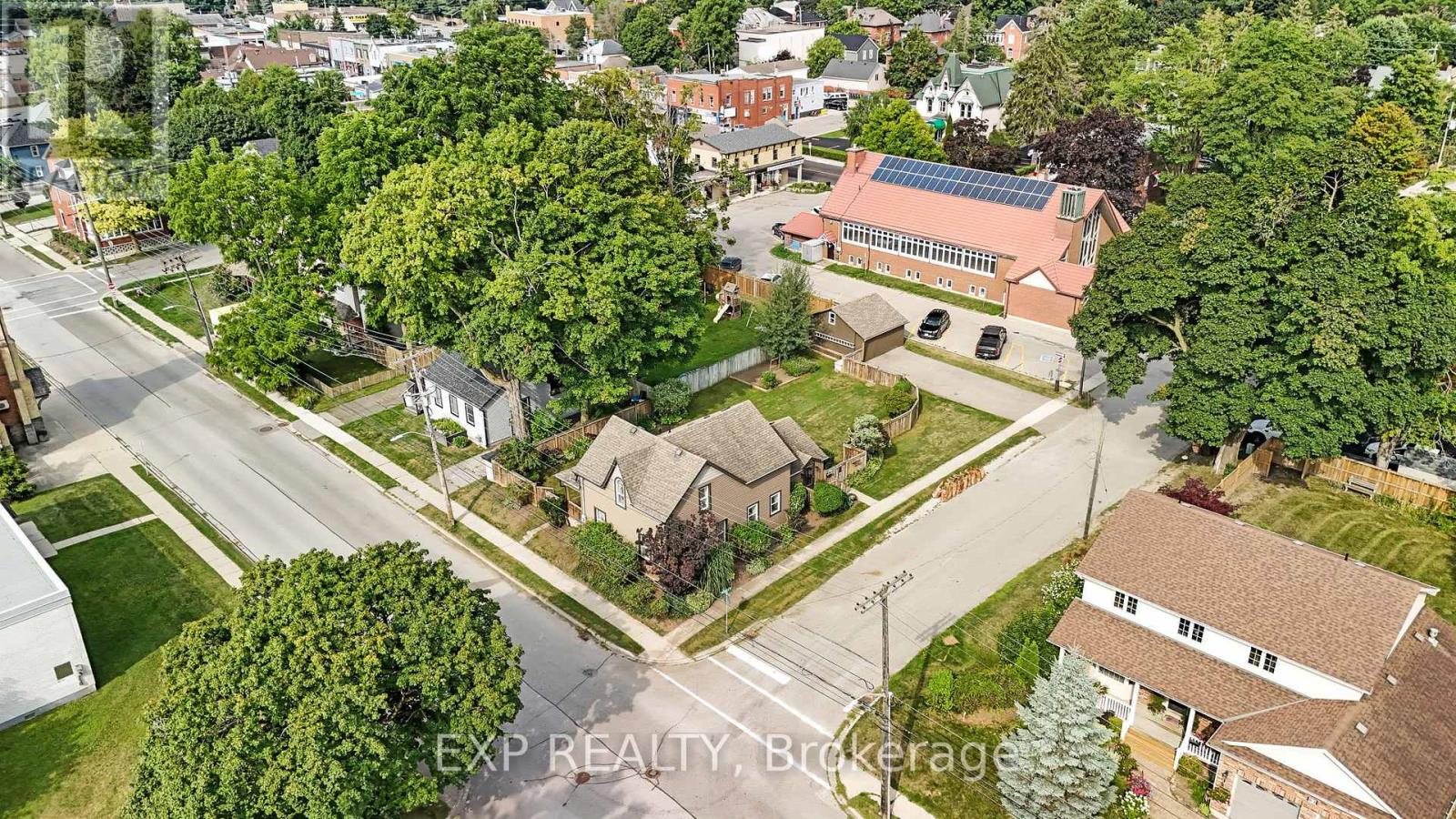 20 Elgin Street S, Halton Hills, Ontario  L7J 2B3 - Photo 41 - W12492622