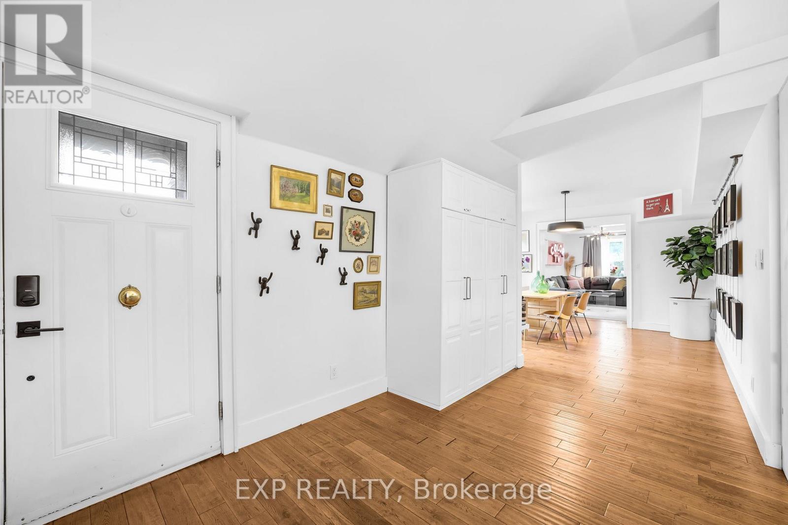 20 Elgin Street S, Halton Hills, Ontario  L7J 2B3 - Photo 5 - W12492622