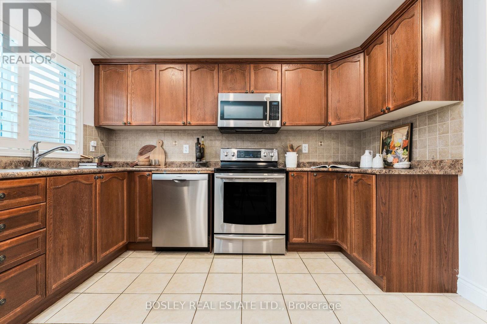 811 Watson Terrace, Milton, Ontario  L9T 5Z8 - Photo 17 - W12492642