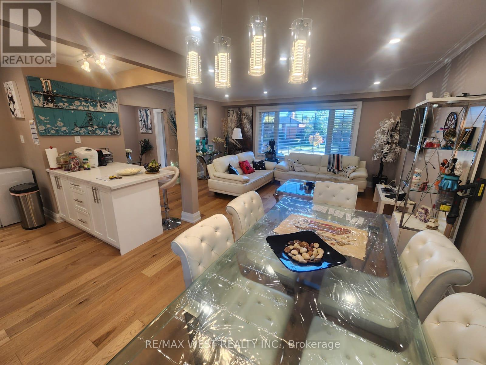 Main Floor - 44 Landron Crescent, Toronto, Ontario  M9P 1K7 - Photo 17 - W12492646