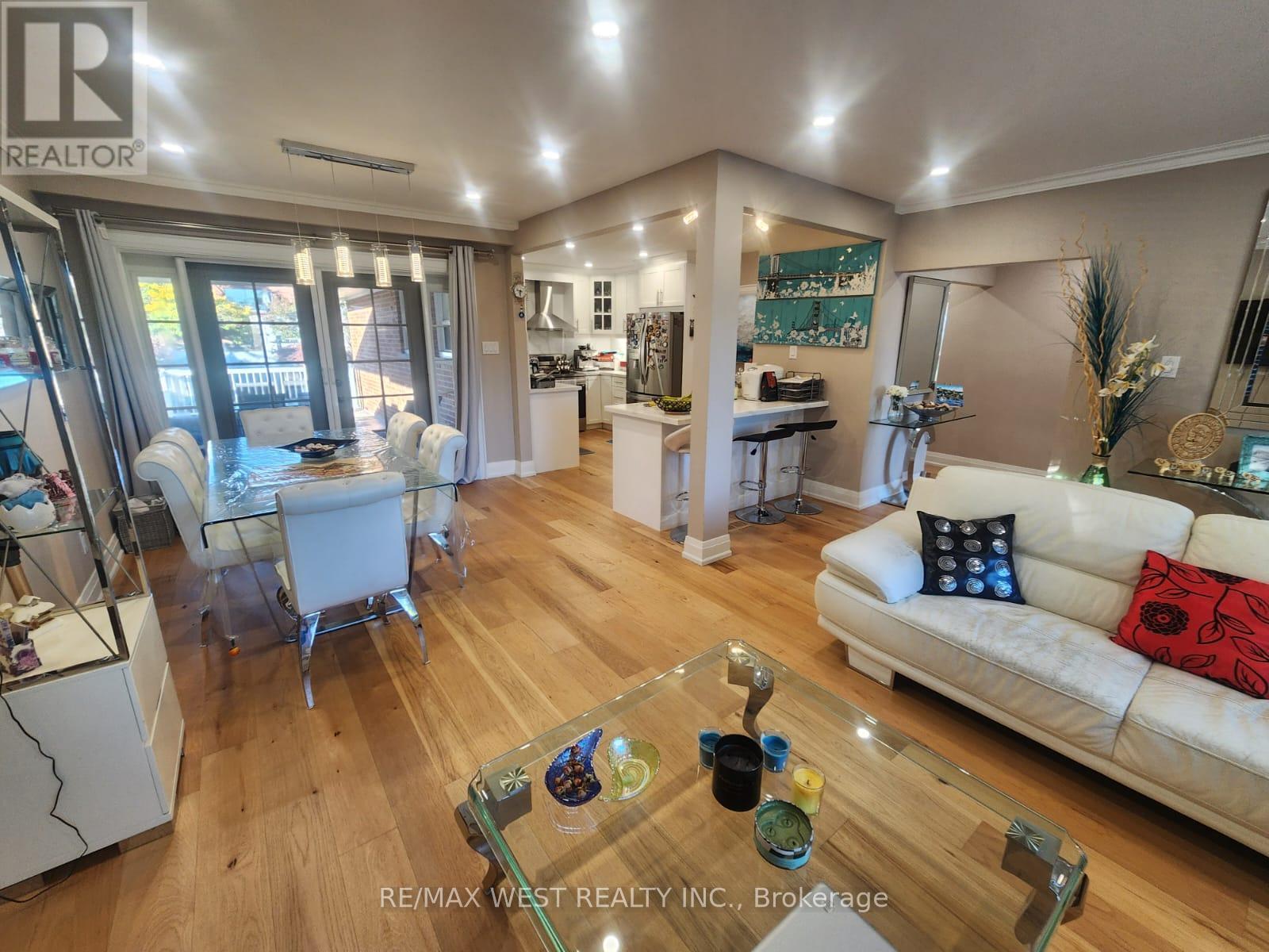 Main Floor - 44 Landron Crescent, Toronto, Ontario  M9P 1K7 - Photo 18 - W12492646