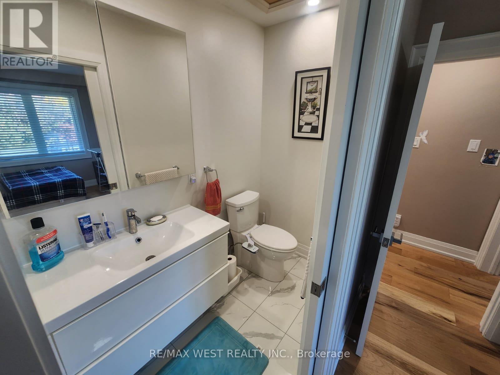 Main Floor - 44 Landron Crescent, Toronto, Ontario  M9P 1K7 - Photo 23 - W12492646