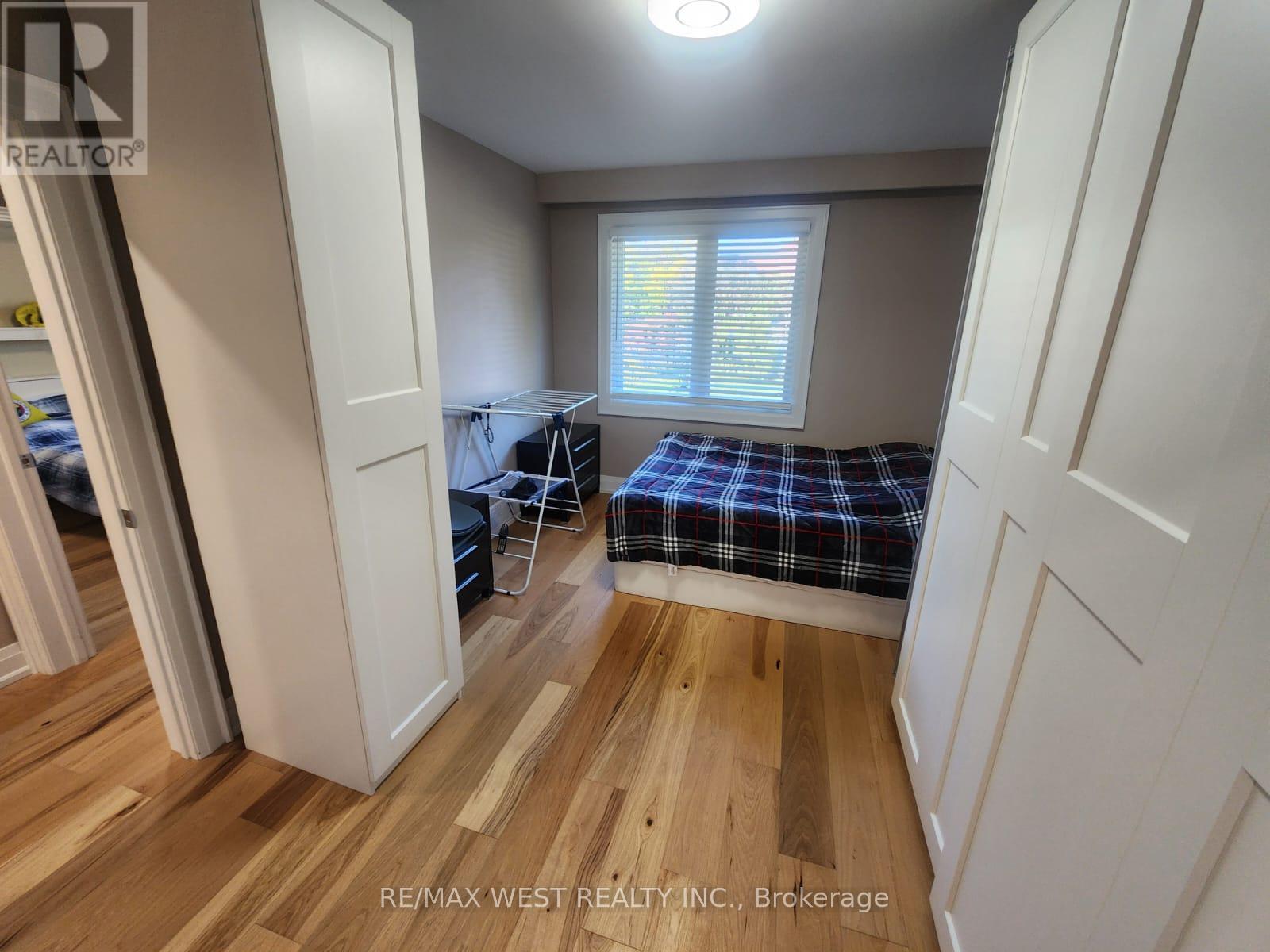 Main Floor - 44 Landron Crescent, Toronto, Ontario  M9P 1K7 - Photo 25 - W12492646