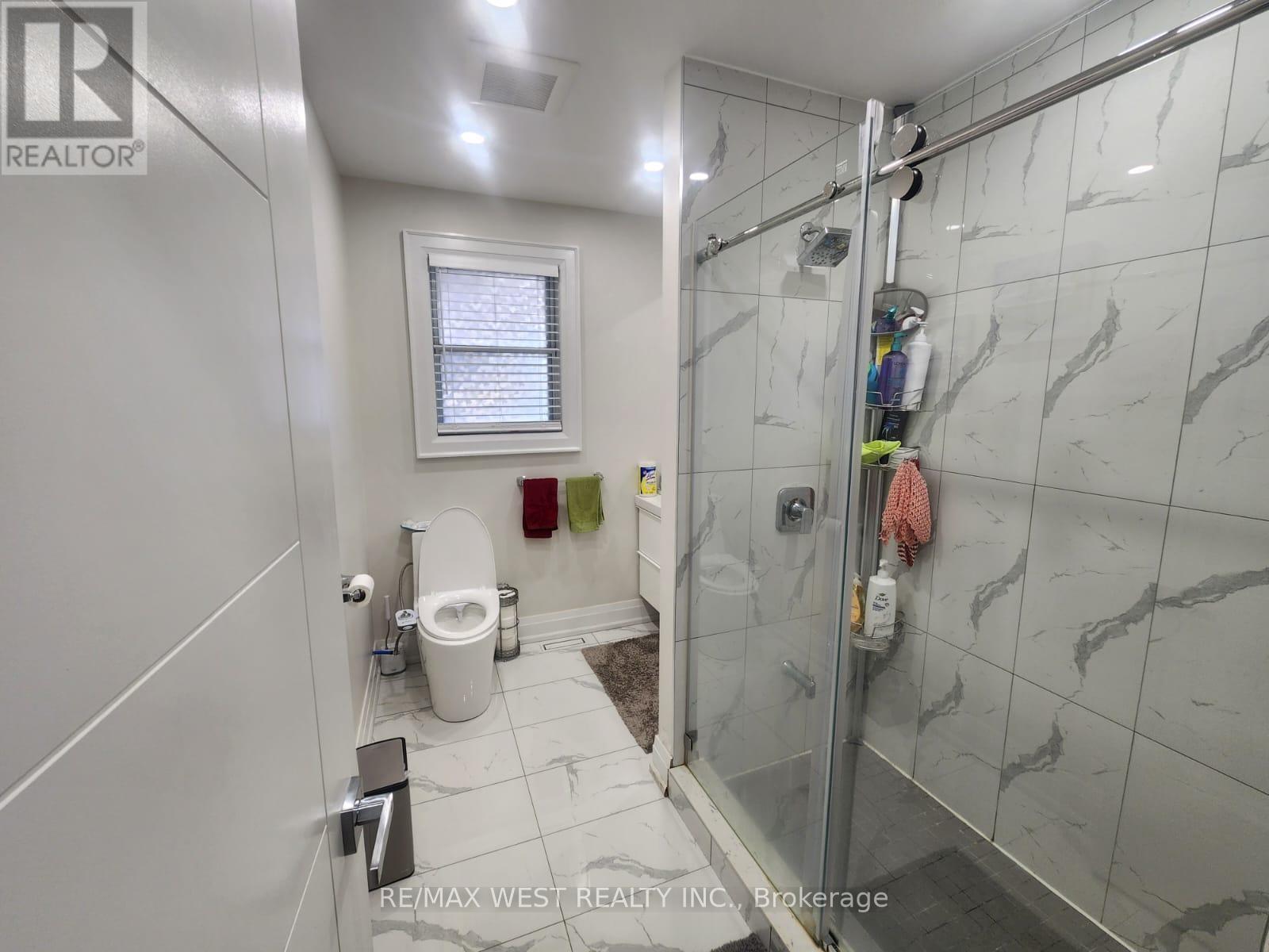 Main Floor - 44 Landron Crescent, Toronto, Ontario  M9P 1K7 - Photo 33 - W12492646